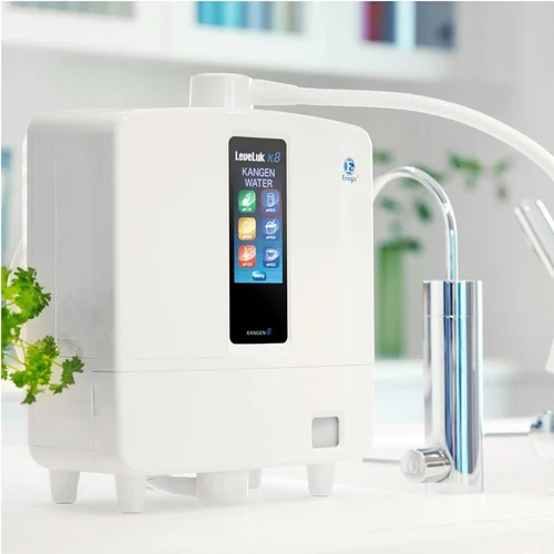 Kangenwasser-Ionisierer LeveLuk K8 an einem Wasserhahn